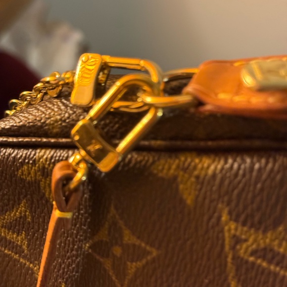 Louis Vuitton Pochette Accessories - Picture 4 of 10